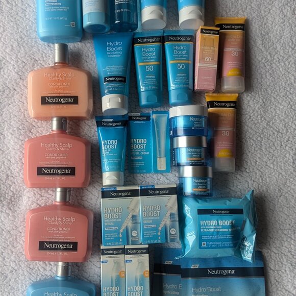 Neutrogena Hydro Boost Gel Moisturizing Sunscreen Lotion SPF 50 - Picture 3 of 3